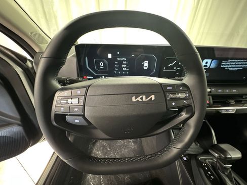 Certified 2025 Kia K4 EX image 19
