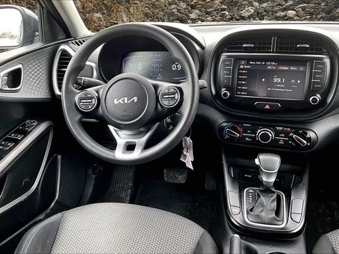 Used 2023 Kia Soul LX w/ Option Group 015 image 5