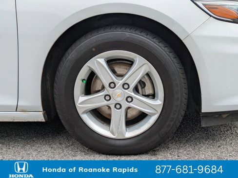 Used 2023 Chevrolet Malibu LS w/ Driver Confidence Package image 11