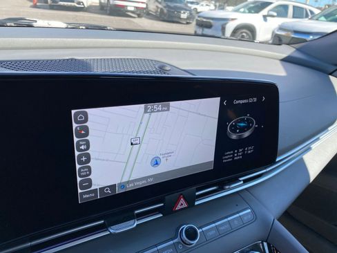 Used 2025 Hyundai Elantra SEL image 20