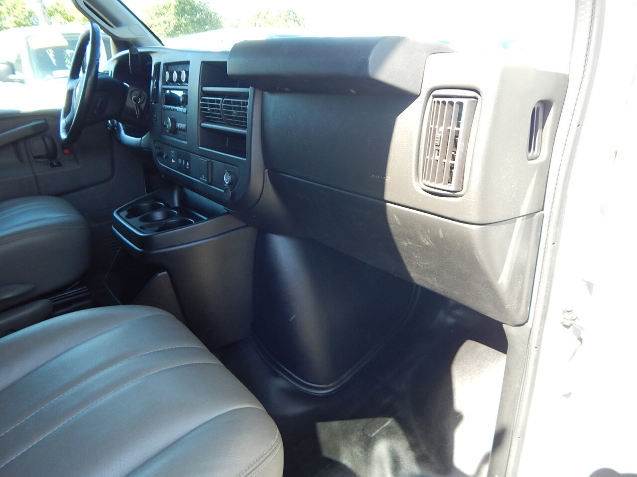 Used 2021 Chevrolet Express 2500 w/ Driver Convenience Package RWD image 21