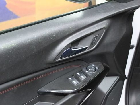 Used 2024 Chevrolet Trax RS w/ Sunroof Package FWD image 13