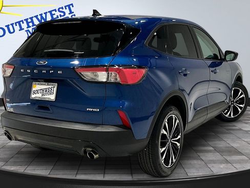 Used 2022 Ford Escape SE w/ SE Sport Appearance Package AWD/4WD image 7