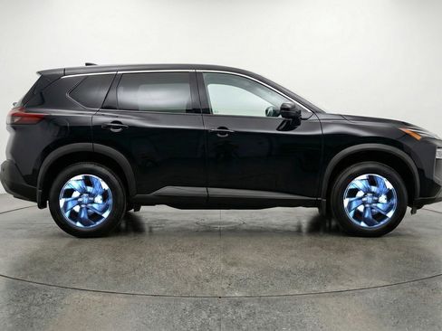 Used 2025 Nissan Rogue SV AWD/4WD image 11