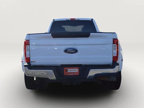 Used 2018 Ford F350 XLT AWD/4WD image 4