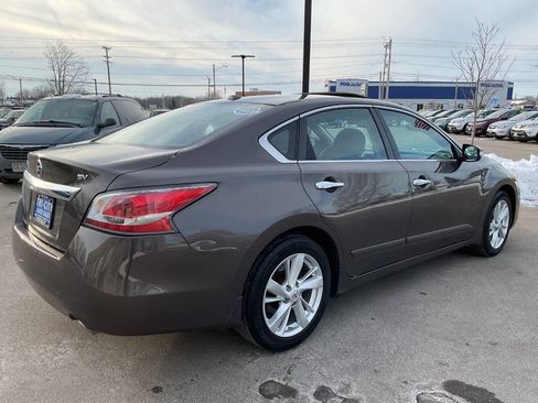 Used 2015 Nissan Altima 2.5 SV w/ Convenience Package image 7