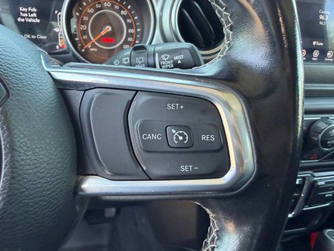 Used 2021 Jeep Wrangler Unlimited Sahara AWD/4WD image 19