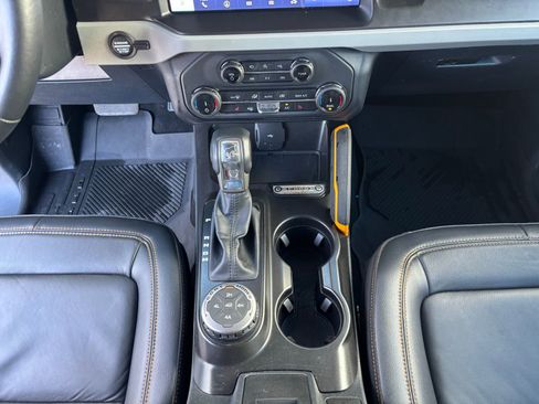 Used 2022 Ford Bronco Badlands w/ Sasquatch Package image 25