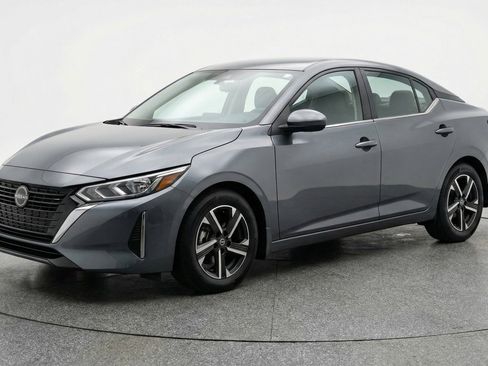 Used 2025 Nissan Sentra SV image 3