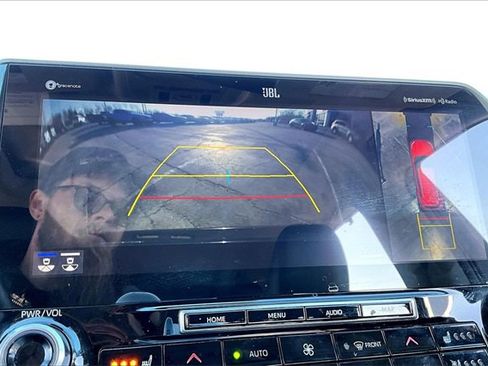 Used 2021 Toyota Highlander Limited image 14