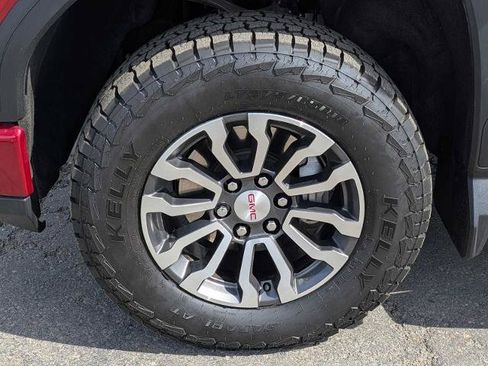 Used 2023 GMC Sierra 1500 AT4 w/ AT4 Preferred Package AWD/4WD image 12