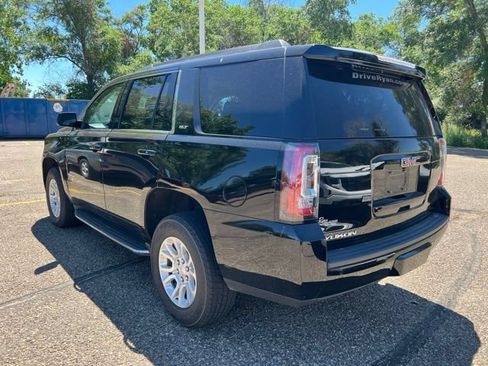 Used 2017 GMC Yukon SLT AWD/4WD image 6