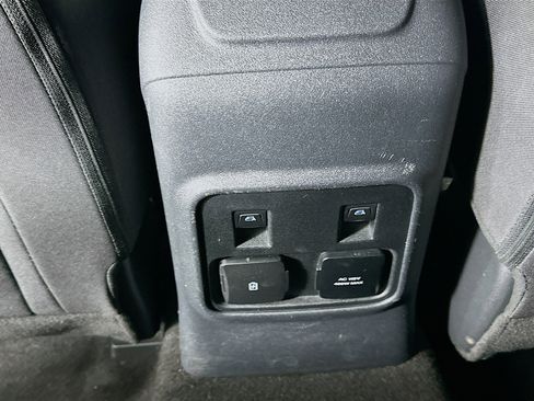 Used 2023 Ford Bronco Wildtrak image 32