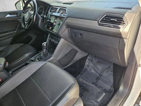 Used 2018 Volkswagen Tiguan SE AWD/4WD image 20
