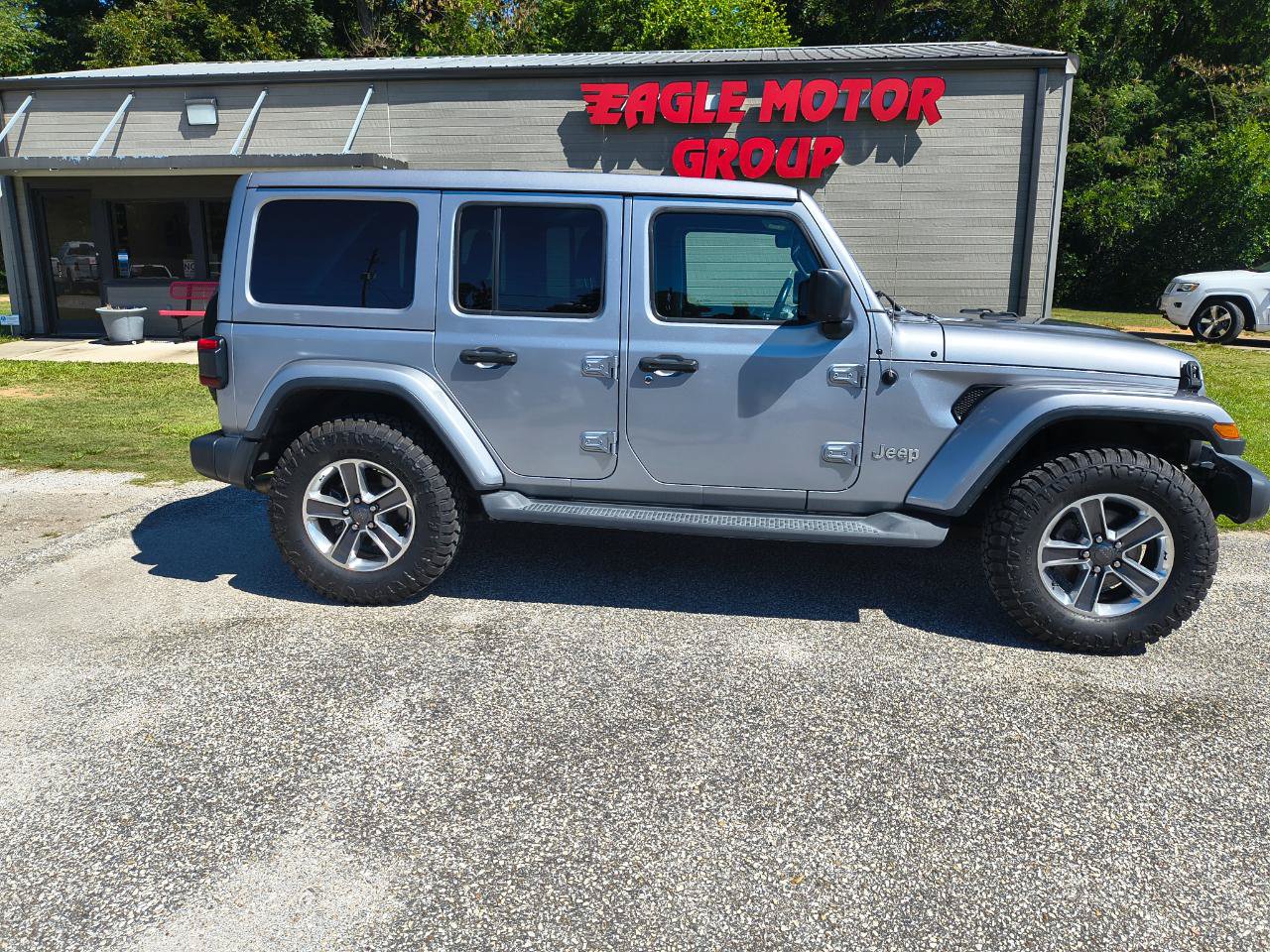 Used 2018 Jeep Wrangler Unlimited Sahara AWD/4WD image 1