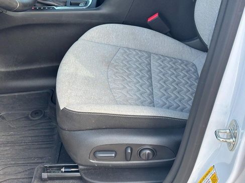 Used 2023 Chevrolet Equinox LT FWD image 15