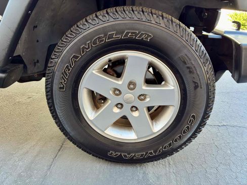 Used 2013 Jeep Wrangler Unlimited Sport AWD/4WD image 19