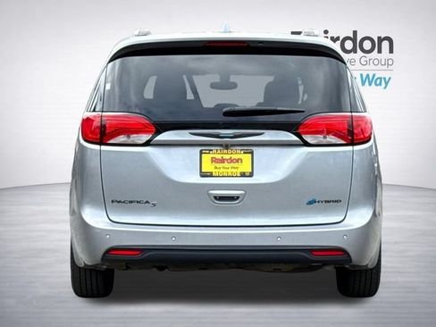 Used 2019 Chrysler Pacifica Touring-L w/ S Appearance Package FWD image 5