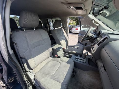 Used 2014 Nissan Frontier SV w/ SV Value Truck Package AWD/4WD image 13