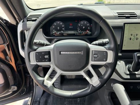 Used 2023 Land Rover Defender 130 SE AWD/4WD image 10