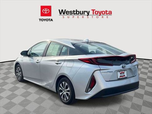 Certified 2022 Toyota Prius Prime LE FWD image 8