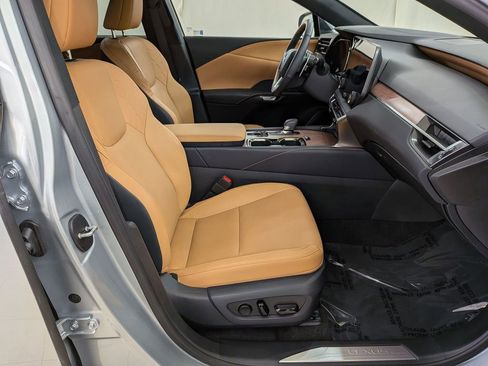 Used 2025 Lexus RX 350 Premium w/ Convenience Package image 29