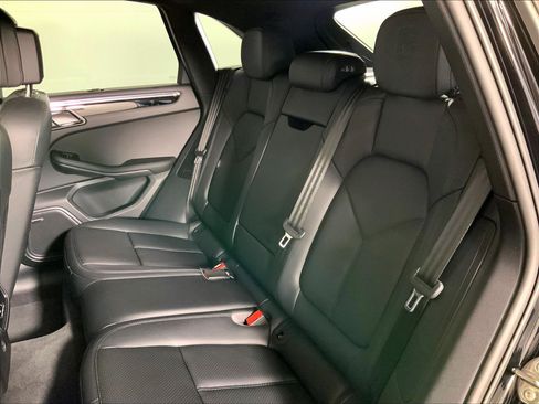 Used 2026 Porsche Macan AWD/4WD image 22