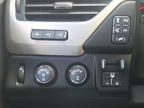 Used 2019 GMC Yukon Denali w/ Denali Ultimate Package AWD/4WD image 32