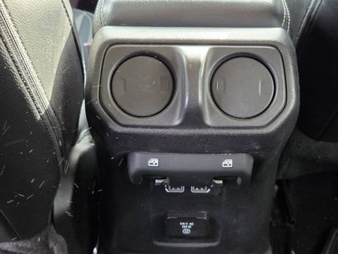 Used 2020 Jeep Wrangler Unlimited Sahara image 6