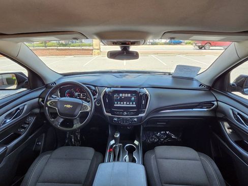 Used 2019 Chevrolet Traverse LT FWD image 9