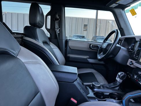 Used 2022 Ford Bronco Wildtrak image 13