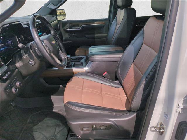 Used 2023 Chevrolet Silverado 1500 High Country w/ High Country Premium Package AWD/4WD image 17