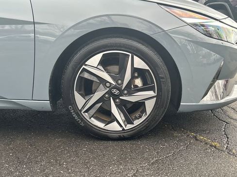 Used 2023 Hyundai Elantra Limited image 30
