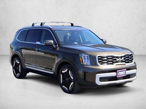 Used 2025 Kia Telluride S AWD/4WD image 3