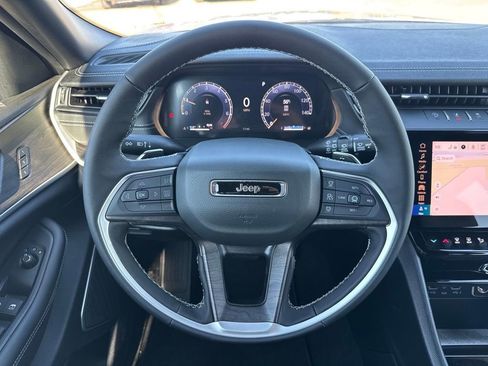 New 2026 Jeep Grand Cherokee L Limited w/ Limited Altitude Package AWD/4WD image 14