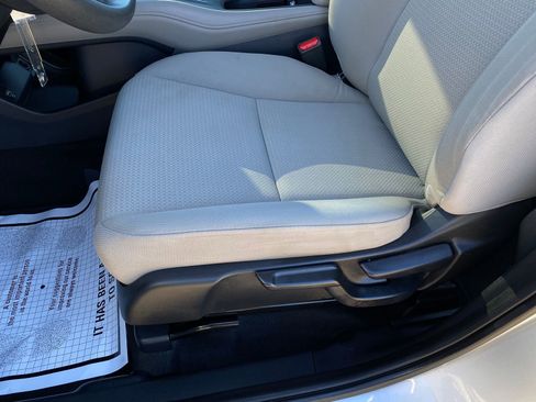 Used 2021 Honda HR-V LX image 11