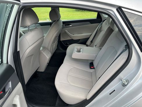 Used 2018 Hyundai Sonata SE FWD image 13