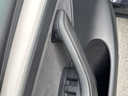 Used 2024 Tesla Model Y 2WD image 16