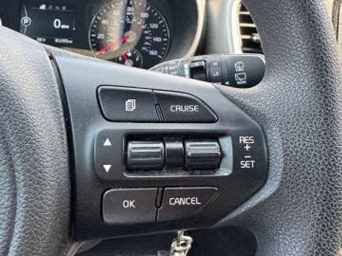 Used 2017 Kia Sorento AWD image 10