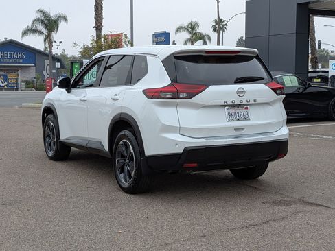 Certified 2025 Nissan Rogue SV image 7