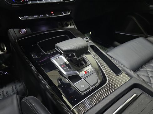 Used 2024 Audi SQ5 Prestige image 25