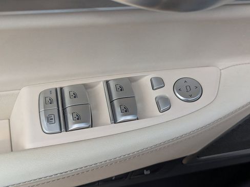 Used 2021 BMW 740i 740i w/ M Sport Package image 25