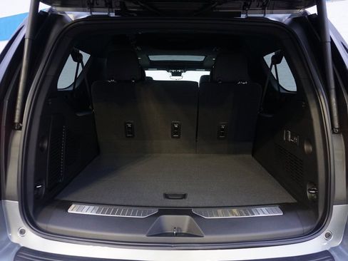 New 2026 Chevrolet Suburban High Country image 32