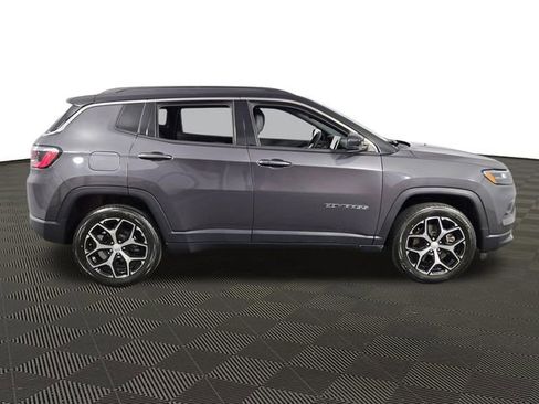 Used 2024 Jeep Compass Limited AWD/4WD image 10