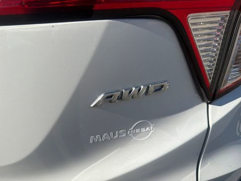 Used 2022 Honda HR-V LX image 12