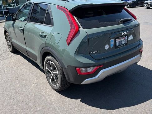 Used 2023 Kia Niro EX w/ EX Cold Weather Package FWD image 5