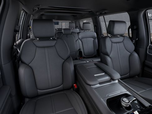 New 2026 Jeep Grand Wagoneer UPLAND 4X4 image 9