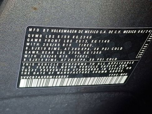 Used 2024 Volkswagen Tiguan SE R-Line image 27