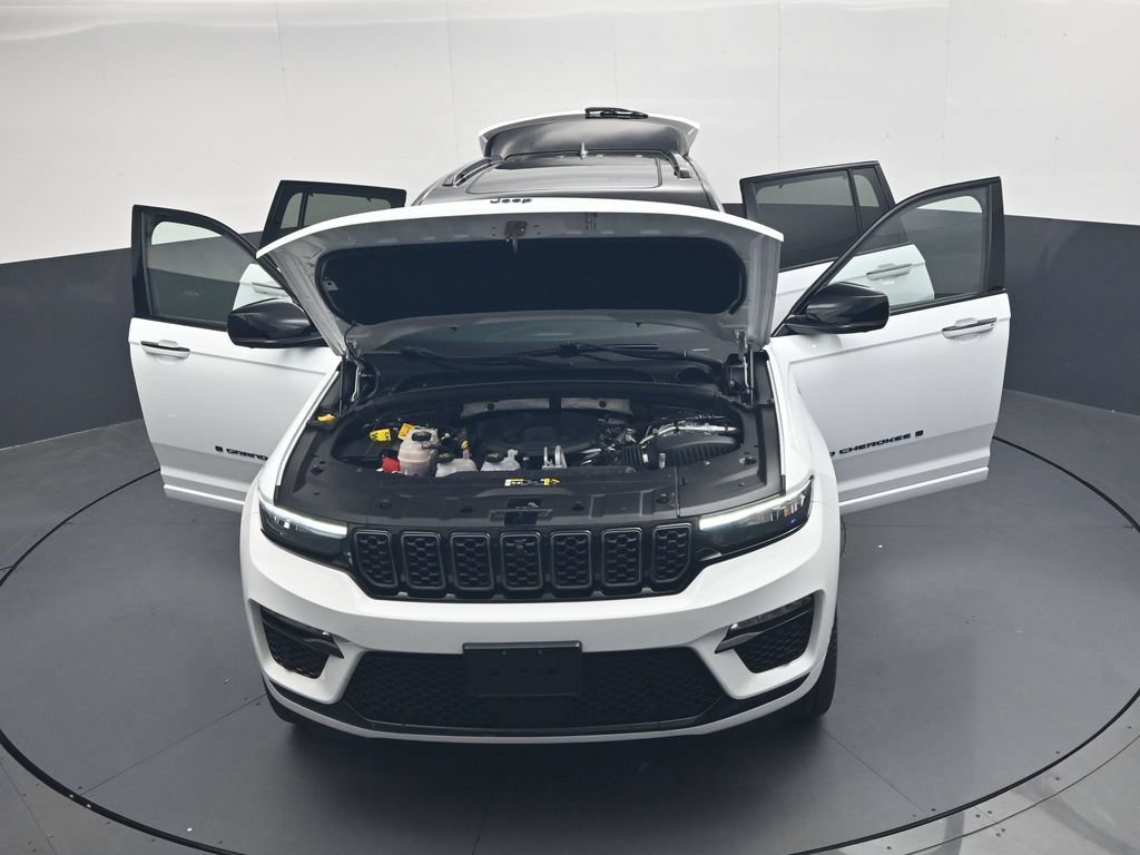Used 2023 Jeep Grand Cherokee Summit AWD/4WD image 54