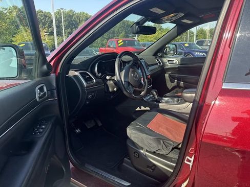 Used 2019 Jeep Grand Cherokee Limited w/ Luxury Group II AWD/4WD image 4